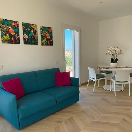 Gea Seaview - Bright Top-floor Gem In Nettuno, Steps From The Station *