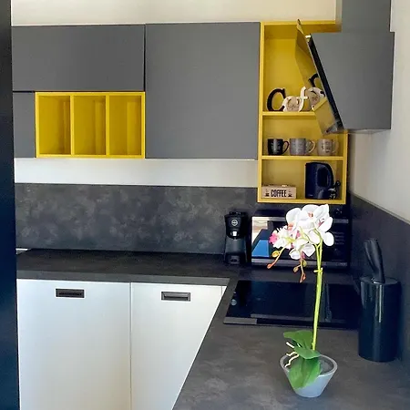 Gea Seaview - Bright Top-floor Gem In Nettuno, Steps From The Station Apartment *