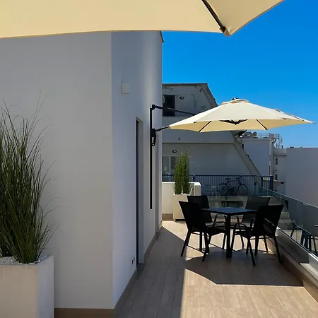 Apartment Gea Seaview - Bright Top-floor Gem In Nettuno, Steps From The Station Nettuno
