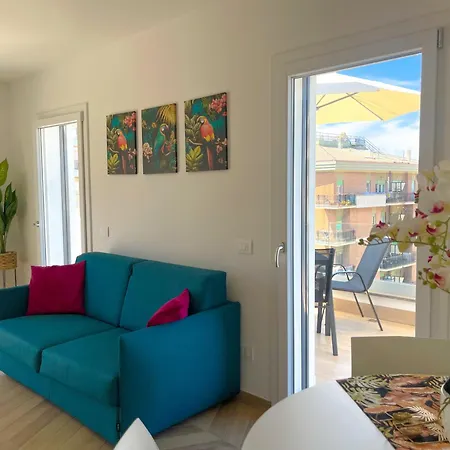 Gea Seaview - Bright Top-floor Gem In Nettuno, Steps From The Station