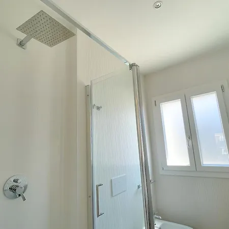 Apartment Gea Seaview - Bright Top-floor Gem In Nettuno, Steps From The Station *
