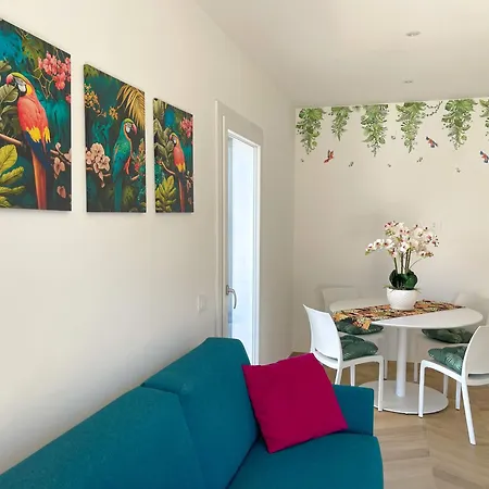 Apartment Gea Seaview - Bright Top-floor Gem In Nettuno, Steps From The Station Nettuno