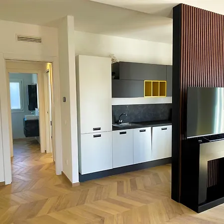 Gea Seaview - Bright Top-floor Gem In Nettuno, Steps From The Station *
