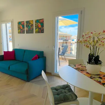 Gea Seaview - Bright Top-floor Gem In Nettuno, Steps From The Station * Nettuno